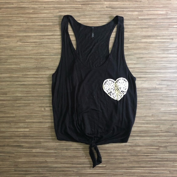shelly Tops - Shelly black tank top with heart patch